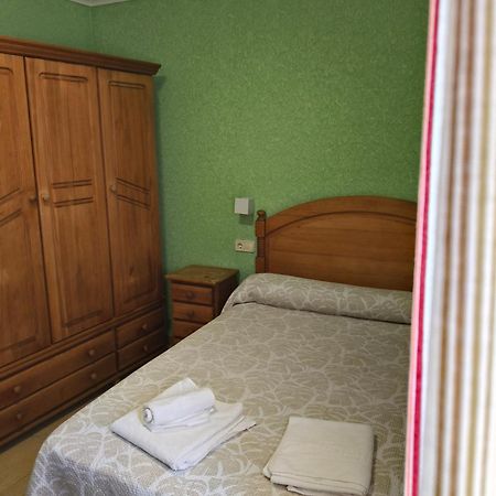 Hostal Restaurante San Carlos Barrio de San Carlos المظهر الخارجي الصورة
