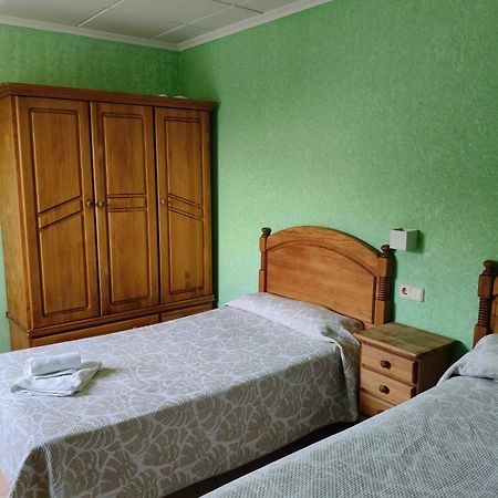 Hostal Restaurante San Carlos Barrio de San Carlos المظهر الخارجي الصورة
