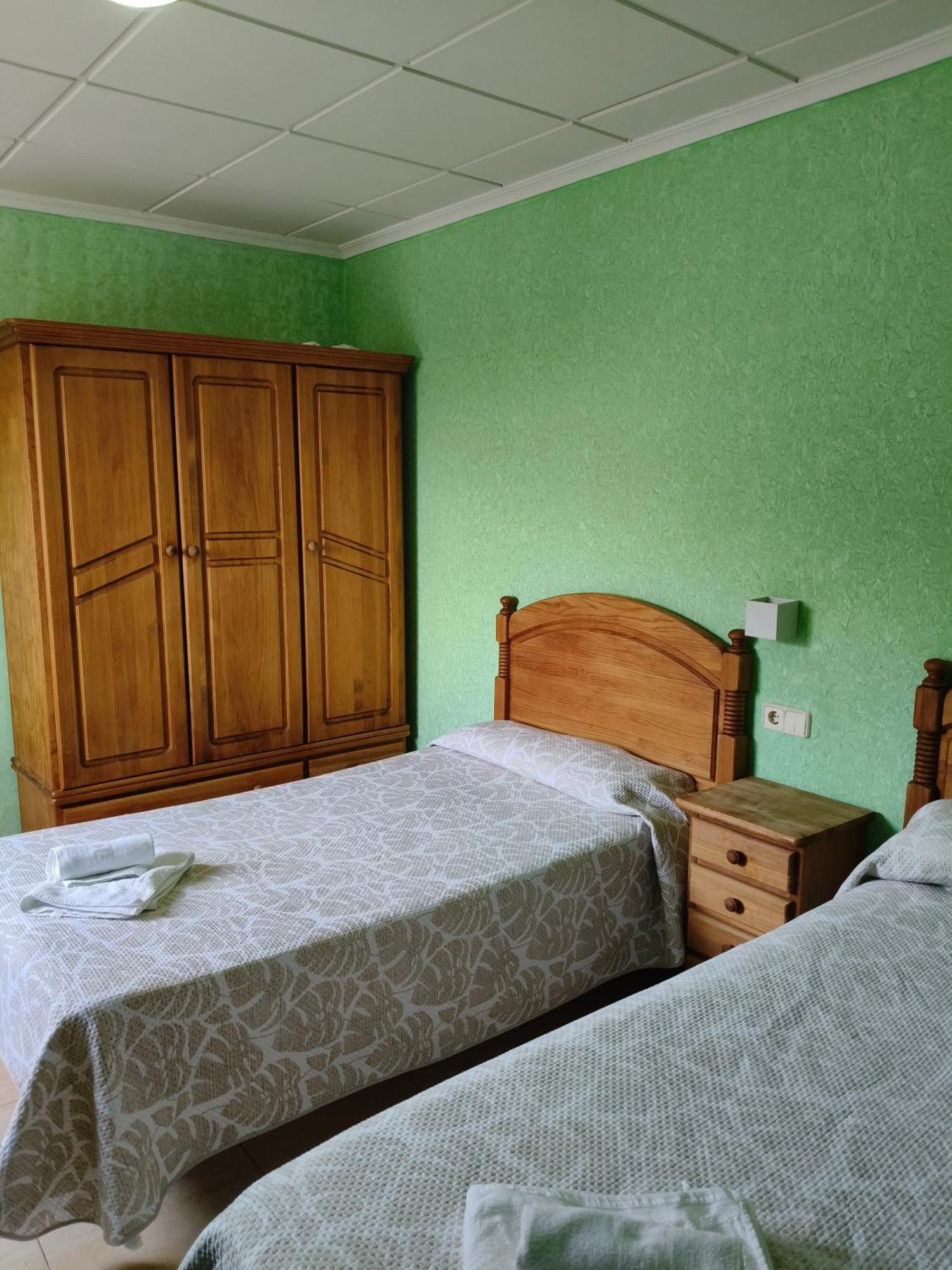 Hostal Restaurante San Carlos Barrio de San Carlos المظهر الخارجي الصورة